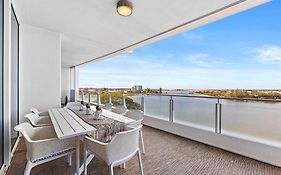 Breathtaking Waterfront Apartment In Mandurah